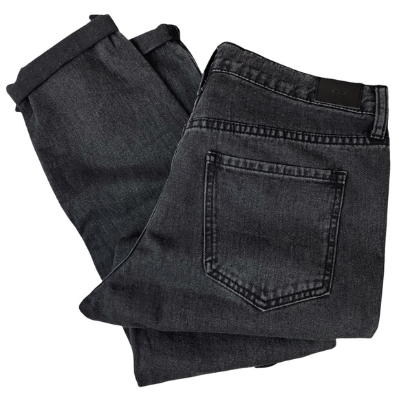 UO BDG Boyfriend Slim Fit Cropped Rolled Hem High Rise Denim Mom Jeans Black 26 - Picture 5 of 10